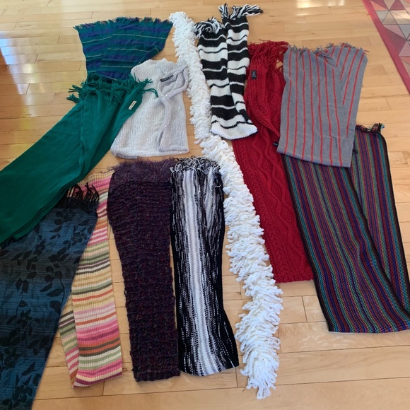Bundle Of 12 Winter Scarves - Picture 8 of 13